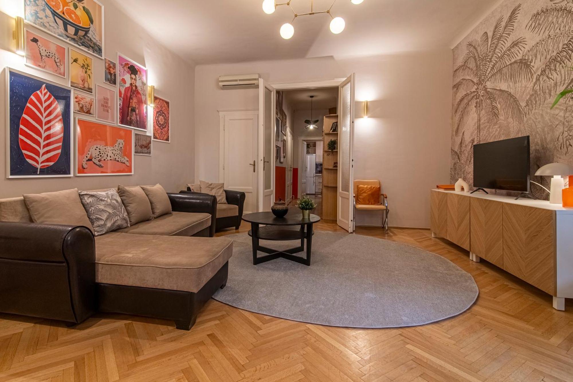 Be A Budapester Exteriér fotografie